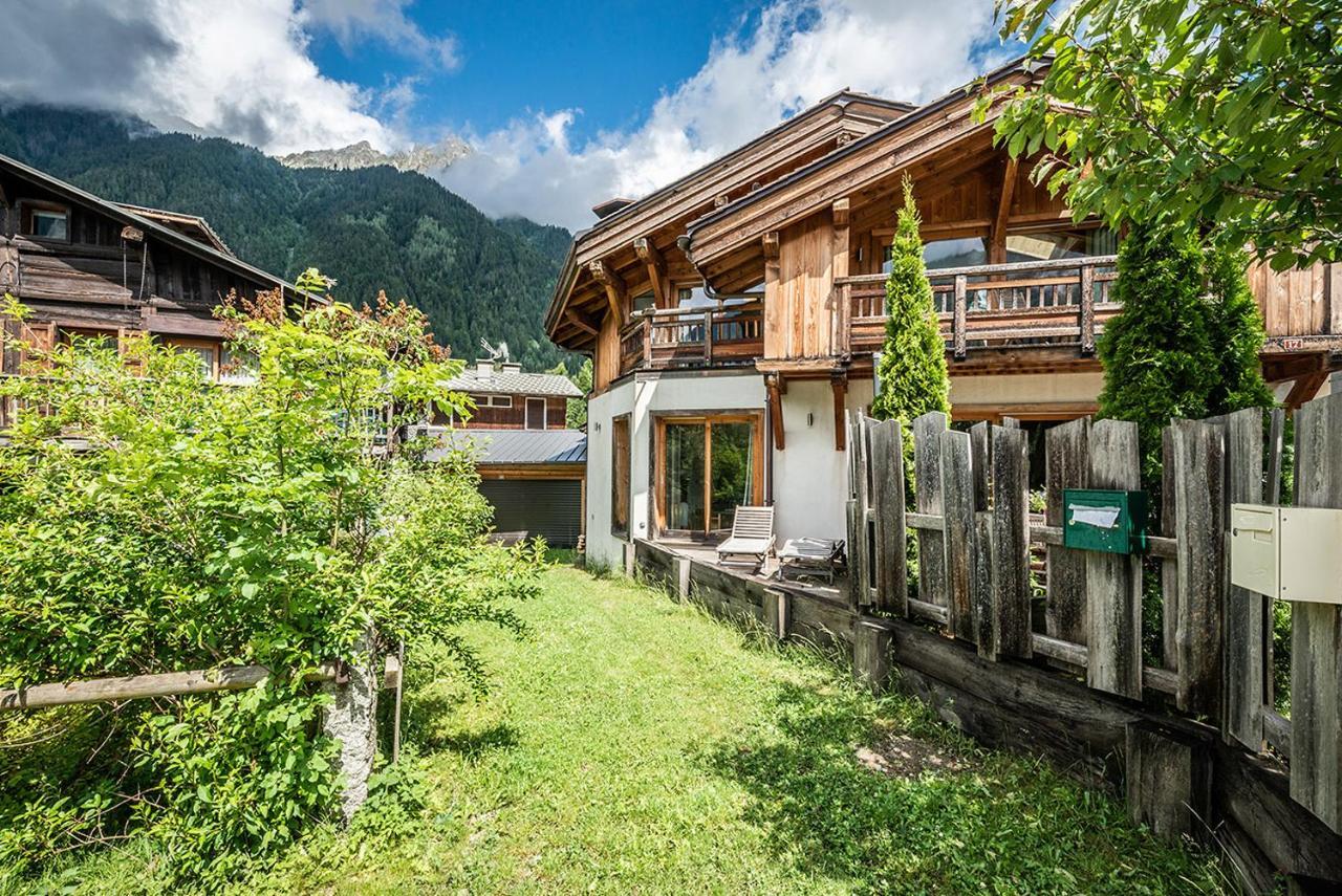 Eden Hotel, Apartments And Chalet Chamonix Les Praz Luaran gambar