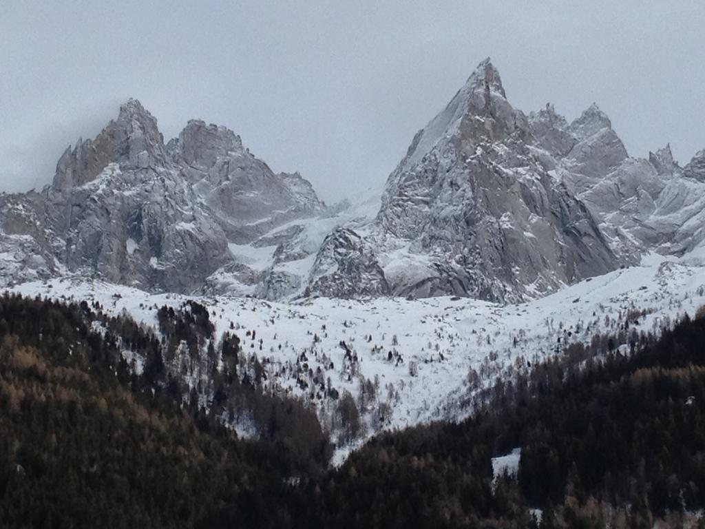 Eden Hotel, Apartments And Chalet Chamonix Les Praz Luaran gambar